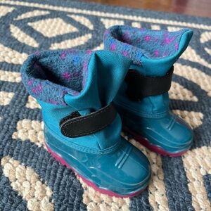 LL Bean toddler snow boots, size 4